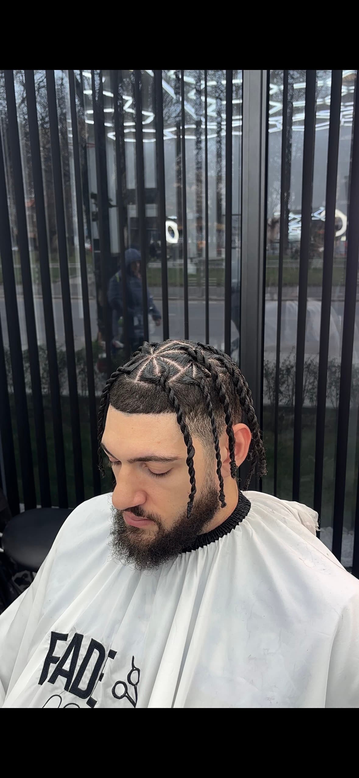Two Strand Twists в горната част